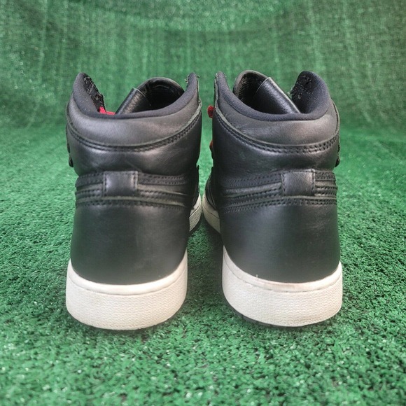 Nike Air Jordan 1 High OG Satin Black Gym Red 575441-060 SIZE 6y - Picture 7 of 11
